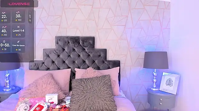 Snapshot of emily_parkerr chatting on 02-24-25, 03:53 emily parkerr online show from 02-24-25, 03:53