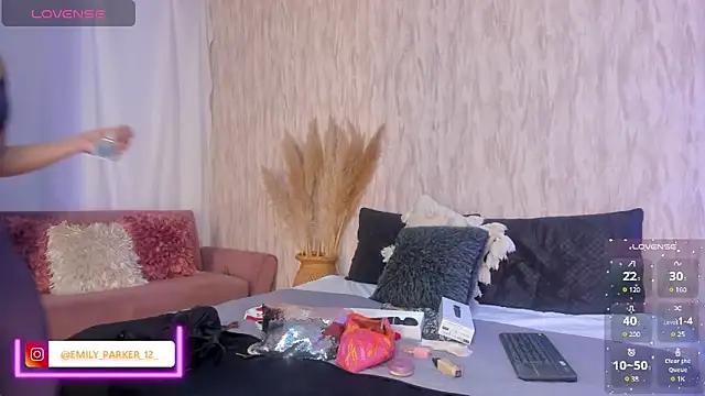 Snapshot of emily_parkerr chatting on 03-15-25, 01:08 emily parkerr online show from 03-15-25, 01:08