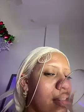 Snapshot of Charlotee_ chatting on 01-02-25, 05:57 Charlotee online show from 01-02-25, 05:57