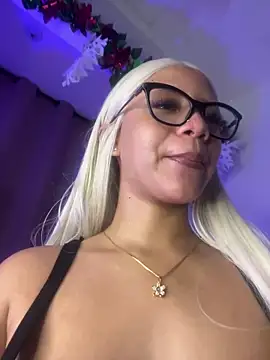 Snapshot of Charlotee_ chatting on 01-05-25, 09:37 Charlotee online show from 01-05-25, 09:37