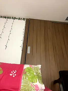 Snapshot of Charlotee_ chatting on 10-31-25, 07:20 Charlotee online show from 10-31-25, 07:20