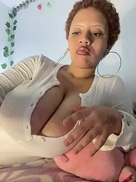 Snapshot of Charlotee_ chatting on 02-11-26, 07:02 Charlotee online show from 02-11-26, 07:02