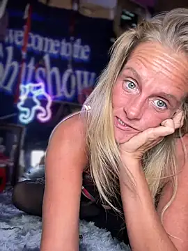 vixendoll87 online show from 12-23-24, 05:17