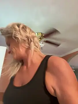 vixendoll87 online show from 10-01-25, 04:46