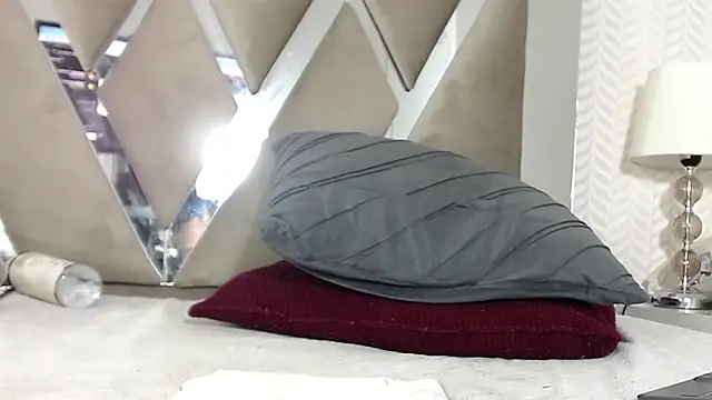 KasandraPhillips online show from 02-21-25, 02:17