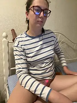 BeatriceTender online show from 10-17-25, 07:38