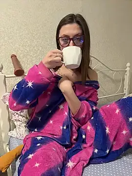 BeatriceTender online show from 02-18-26, 06:15