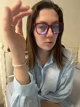 BeatriceTender online show from 03-05-26, 06:59