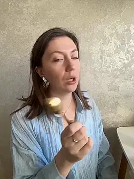 BeatriceTender online show from 03-25-26, 11:16