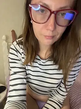 BeatriceTender online show from 06-12-26, 06:07
