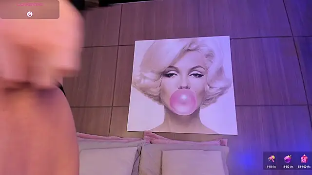 Snapshot of AgattaDuque chatting on 10-12-25, 11:26 AgattaDuque online show from 10-12-25, 11:26