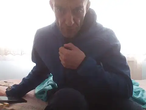 Snapshot of Aktorihann chatting on 10-15-25, 11:43 Aktorihann online show from 10-15-25, 11:43