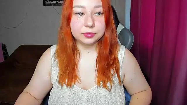 Snapshot of Milafoxxxy chatting on 09-17-25, 08:38 Milafoxxxy online show from 09-17-25, 08:38