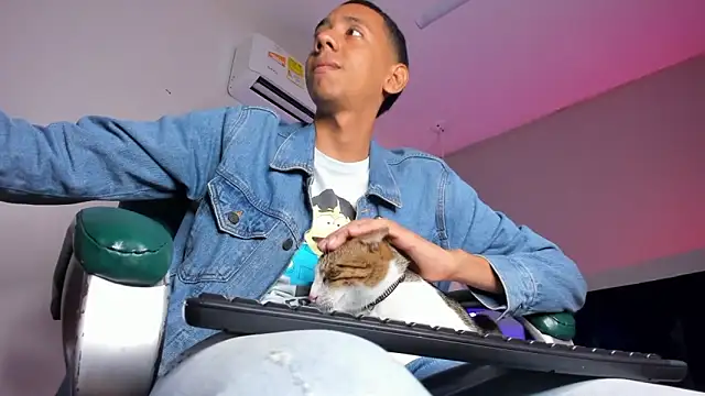 Lion Dynamite online show from 03-02-25, 07:45