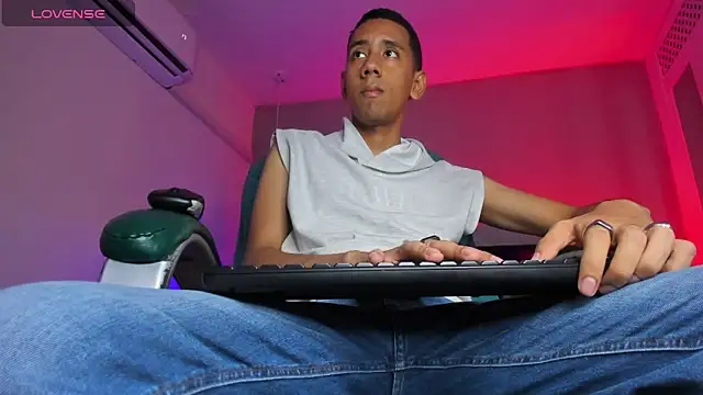 Lion Dynamite online show from 03-06-25, 07:32