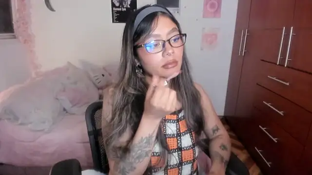 StephaniFox online show from 01-19-26, 04:49