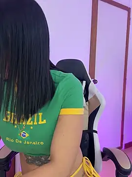 Snapshot of Dj_scarlettmorreti chatting on 09-13-25, 04:07 Dj scarlettmorreti online show from 09-13-25, 04:07