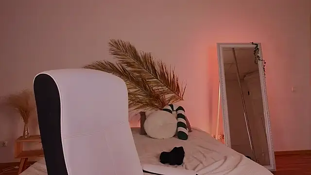 mo11y kitten online show from 12-17-24, 12:23