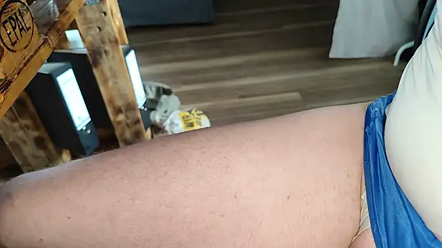 twinkish 90 online show from 09-17-25, 08:16