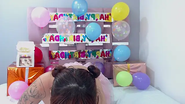 EmiliaKurt online show from 02-03-25, 08:57