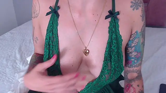 EmiliaKurt online show from 02-10-25, 04:25