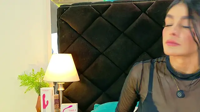 Holly Brensonexx  online show from 12-20-25, 04:08