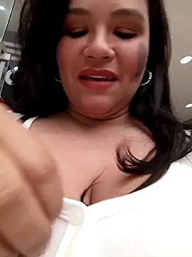 Julieta-tits online show from 12-04-24, 07:34