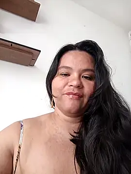 Julieta-tits online show from 05-13-26, 05:10