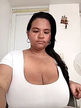 Julieta-tits online show from 05-21-26, 04:36