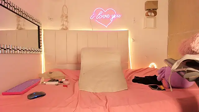 Snapshot of lilith_horny chatting on 03-12-26, 04:18 lilith horny online show from 03-12-26, 04:18