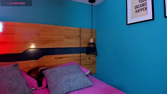 Tamaraakins online show from 10-10-25, 03:11