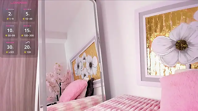 Snapshot of aaryy_ chatting on 10-28-25, 12:30 aaryy online show from 10-28-25, 12:30