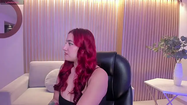 Snapshot of ViolettCastel chatting on 01-23-25, 07:29 ViolettCastel online show from 01-23-25, 07:29