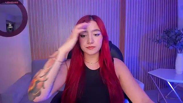 Snapshot of ViolettCastel chatting on 01-25-25, 07:07 ViolettCastel online show from 01-25-25, 07:07