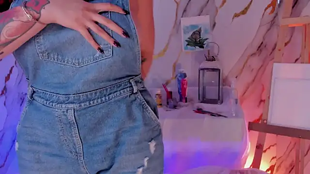 Snapshot of ViolettCastel chatting on 02-12-25, 02:03 ViolettCastel online show from 02-12-25, 02:03