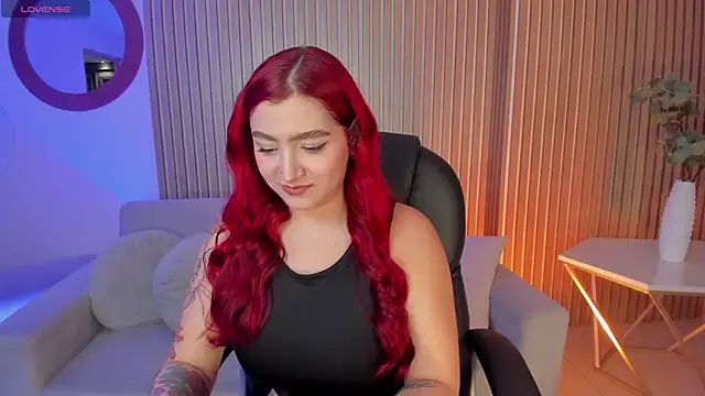 Snapshot of ViolettCastel chatting on 02-25-25, 07:47 ViolettCastel online show from 02-25-25, 07:47