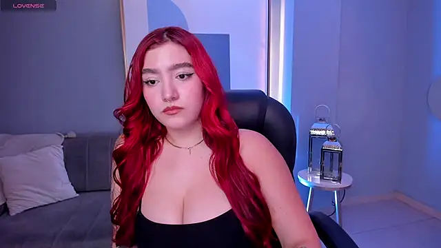 Snapshot of ViolettCastel chatting on 03-03-25, 07:28 ViolettCastel online show from 03-03-25, 07:28