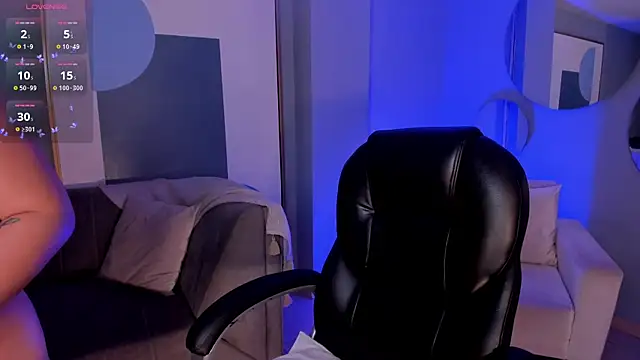 Snapshot of ViolettCastel chatting on 03-08-25, 07:31 ViolettCastel online show from 03-08-25, 07:31