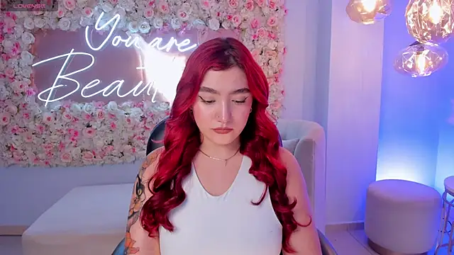 Snapshot of ViolettCastel chatting on 03-18-25, 07:20 ViolettCastel online show from 03-18-25, 07:20