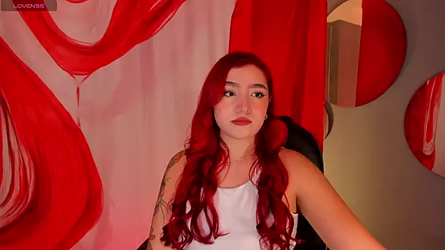 Snapshot of ViolettCastel chatting on 09-15-25, 07:47 ViolettCastel online show from 09-15-25, 07:47