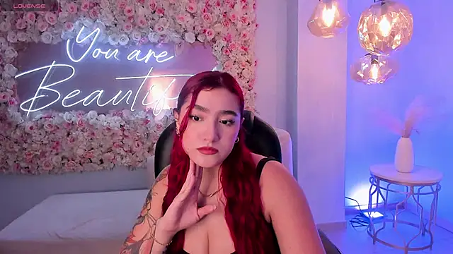 Snapshot of ViolettCastel chatting on 09-24-25, 06:55 ViolettCastel online show from 09-24-25, 06:55