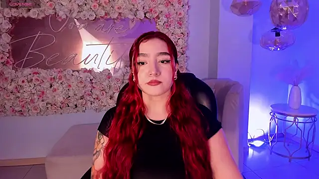 Snapshot of ViolettCastel chatting on 09-25-25, 07:17 ViolettCastel online show from 09-25-25, 07:17