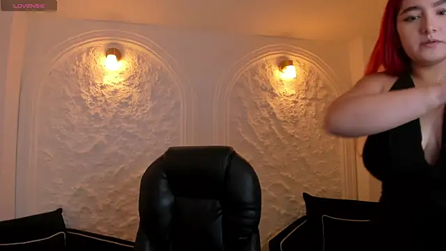 Snapshot of ViolettCastel chatting on 10-05-25, 05:44 ViolettCastel online show from 10-05-25, 05:44