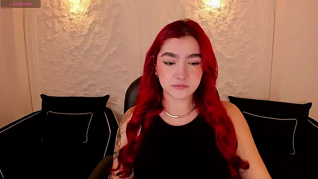 Snapshot of ViolettCastel chatting on 10-12-25, 04:50 ViolettCastel online show from 10-12-25, 04:50