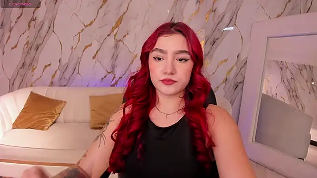 Snapshot of ViolettCastel chatting on 10-20-25, 07:14 ViolettCastel online show from 10-20-25, 07:14