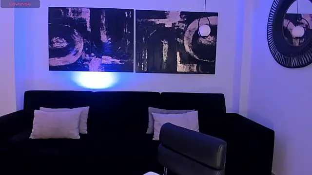 Snapshot of ViolettCastel chatting on 10-21-25, 07:14 ViolettCastel online show from 10-21-25, 07:14