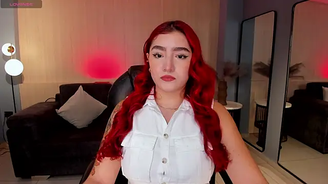 Snapshot of ViolettCastel chatting on 10-27-25, 07:18 ViolettCastel online show from 10-27-25, 07:18