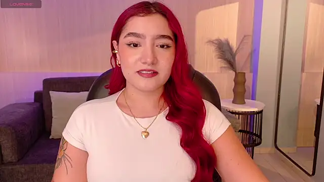 Snapshot of ViolettCastel chatting on 11-03-25, 07:37 ViolettCastel online show from 11-03-25, 07:37