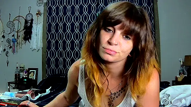 Snapshot of ZeelaXoXo chatting on 10-10-25, 04:44 ZeelaXoXo online show from 10-10-25, 04:44