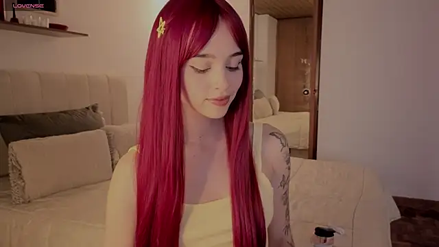 Snapshot of Roxxy_mora chatting on 10-06-25, 09:23 Roxxy mora online show from 10-06-25, 09:23